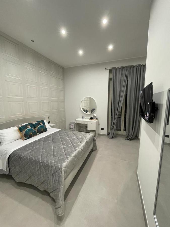 Casa Vacanza Carme เนเปิลส์ ภายนอก รูปภาพ