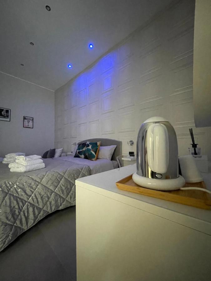 Casa Vacanza Carme เนเปิลส์ ภายนอก รูปภาพ